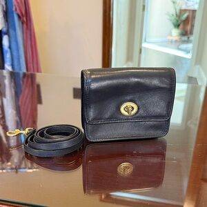 Vintage Coach Black Leather Crossbody Wallet with Gold Turnlock